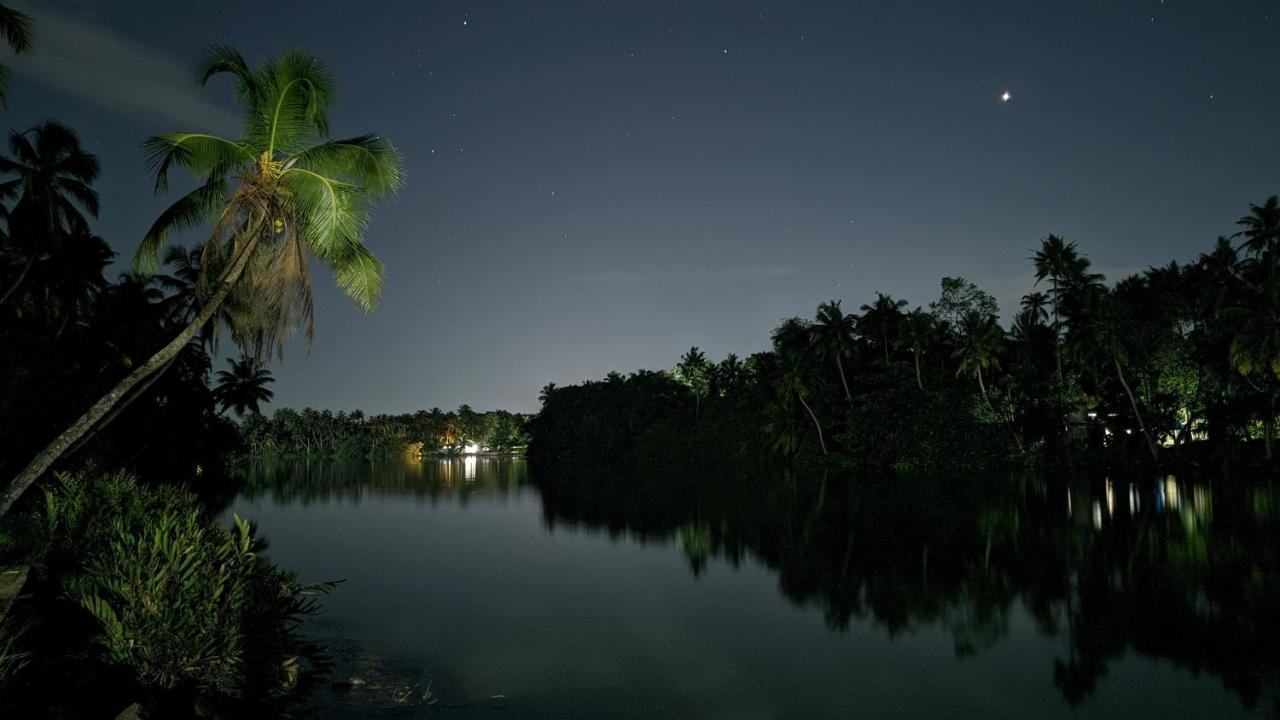 Islandstay-A Riverside Property Kollam Exteriér fotografie