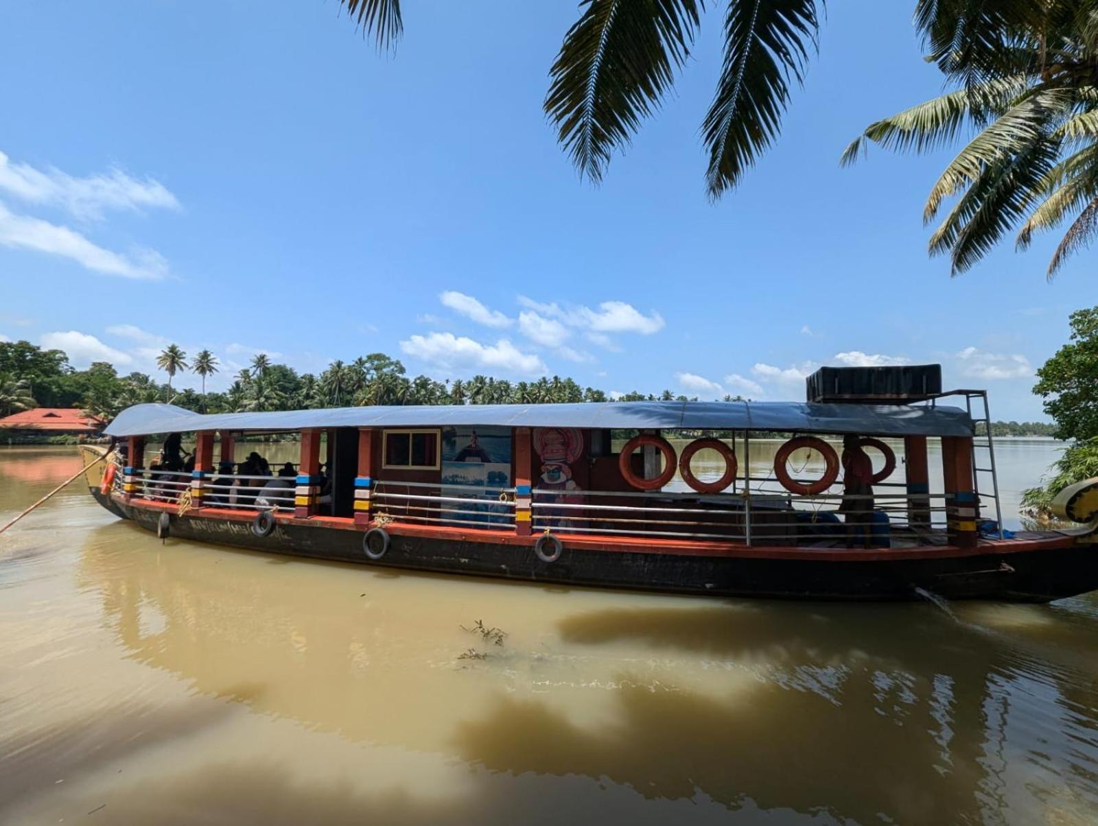 Islandstay-A Riverside Property Kollam Exteriér fotografie